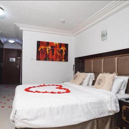 קוטונו Nobila Airport Hotel מראה חיצוני תמונה