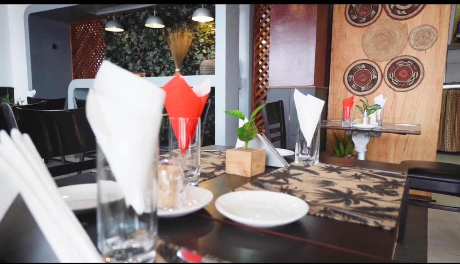 קוטונו Nobila Airport Hotel מראה חיצוני תמונה