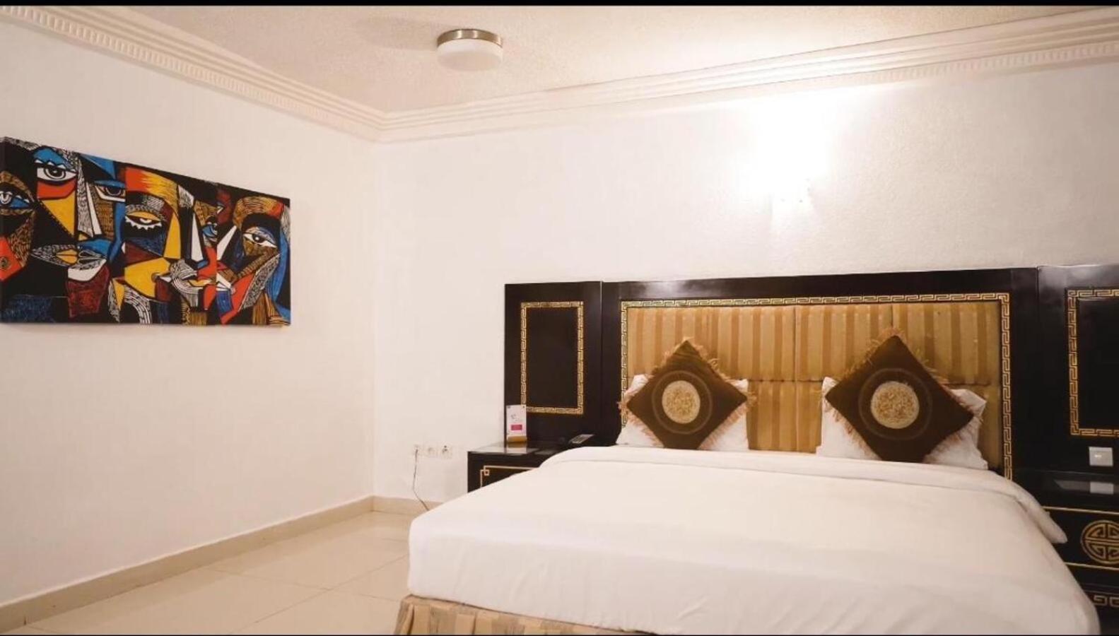 קוטונו Nobila Airport Hotel מראה חיצוני תמונה