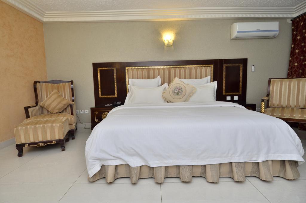 קוטונו Nobila Airport Hotel מראה חיצוני תמונה