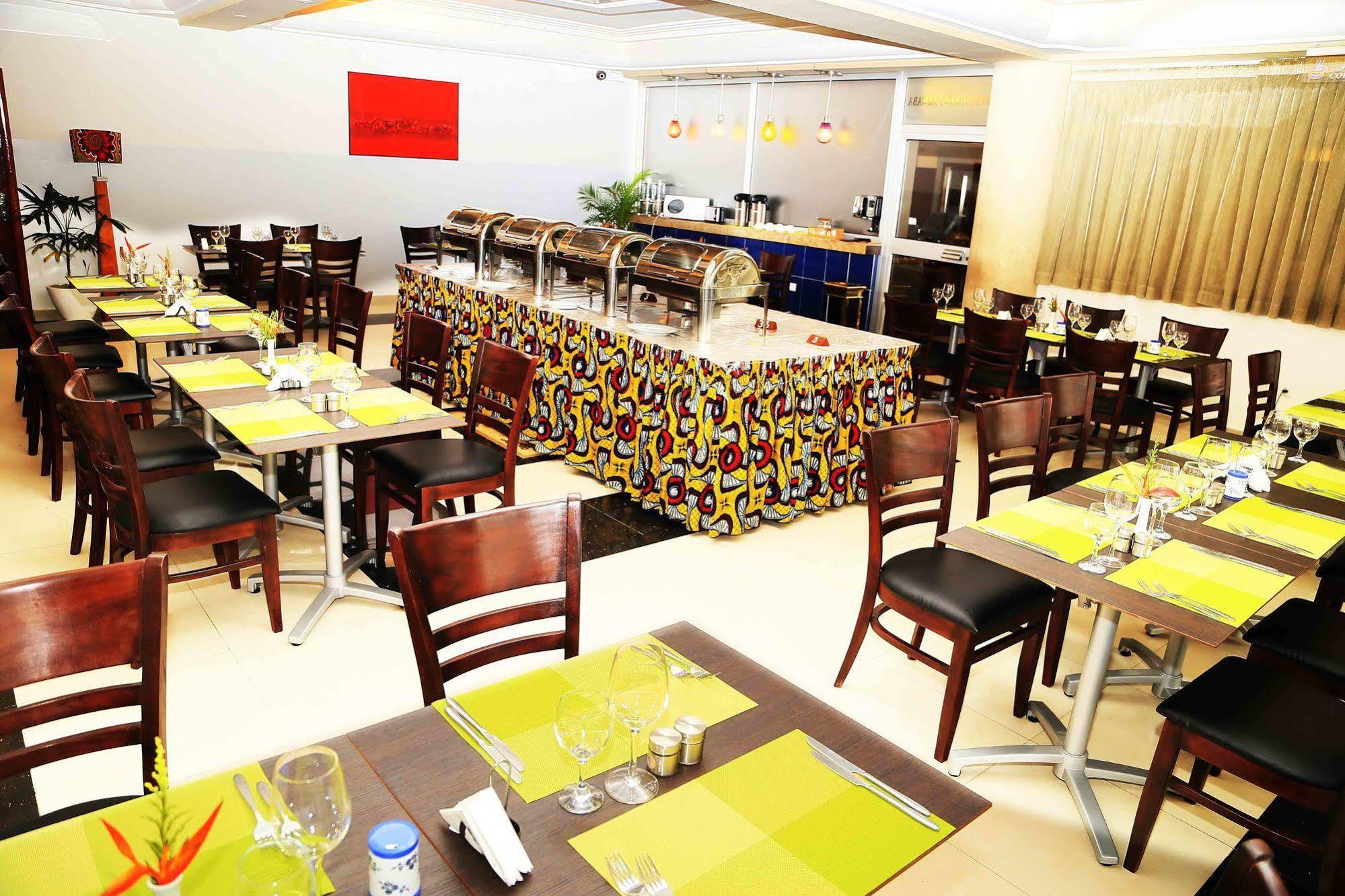 קוטונו Nobila Airport Hotel מראה חיצוני תמונה